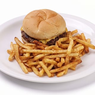 Cheeseburger w/ Fries